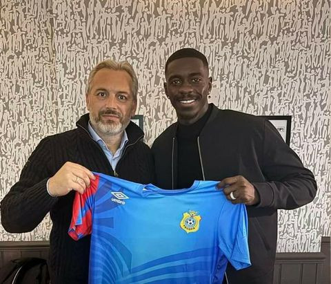 Axel Tuanzebe Ditches England for DR Congo After Failing to Break into Senior Squad